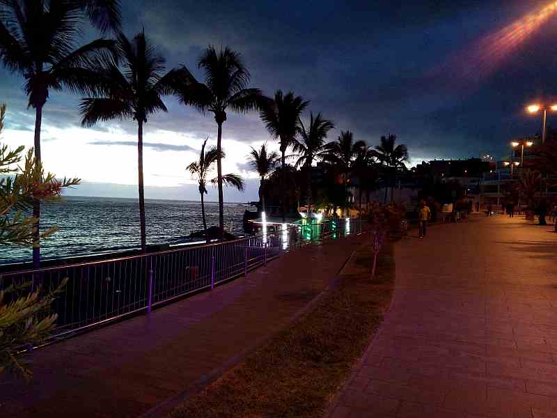 Puerto Naos - die Strandpromenade am Abend Die Strandpromenade in Puerto Naos am Abend